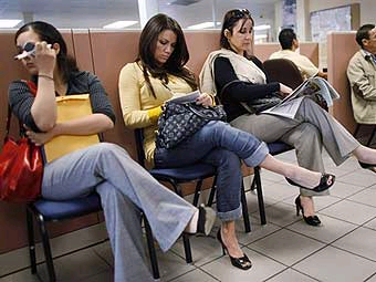 Безработные в центре занятости в США. Фото ©AFP